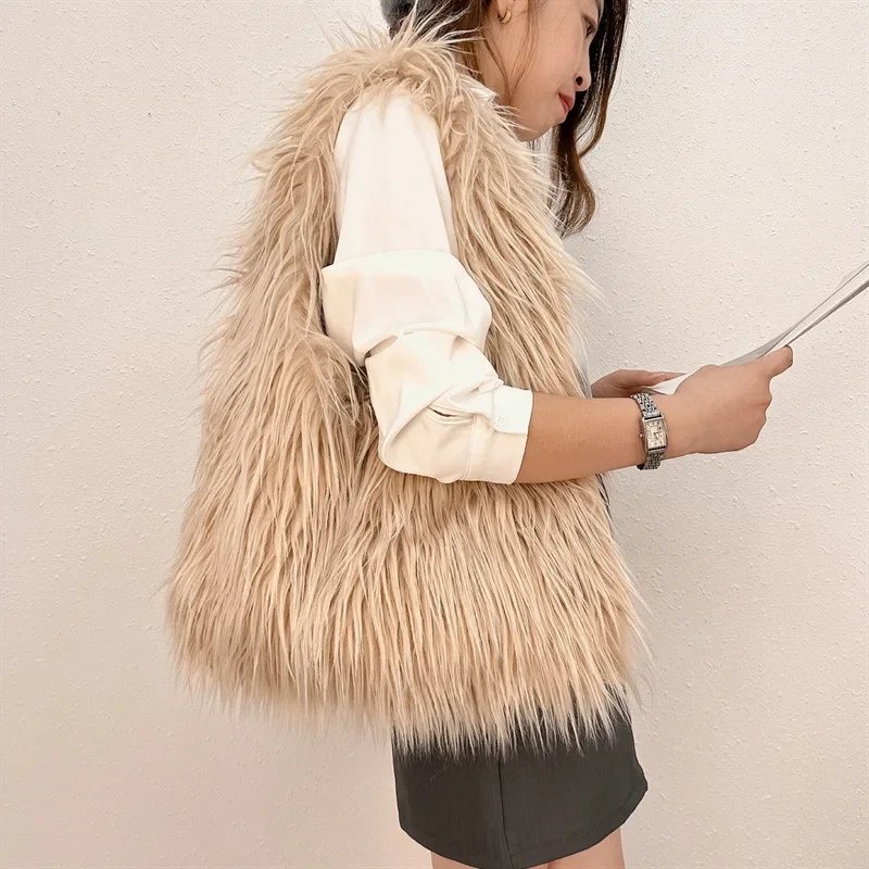 y2k inspired faux fur tote bag (26)