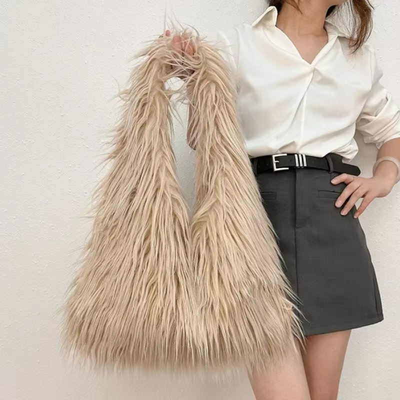 y2k inspired faux fur tote bag (3)