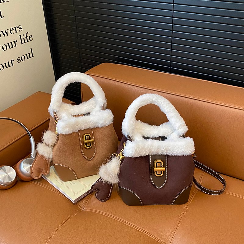 plush trim bucket bag women 8559 (1)