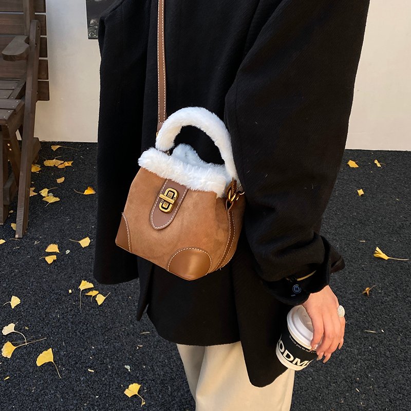 plush trim bucket bag women 8559 (4)